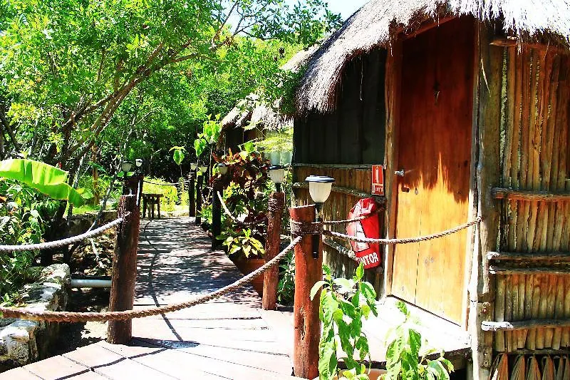 Hotel Maya Cabanas Y Cenote Tulum 2*,